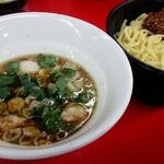 神明 - 牛ホルつけ麺
