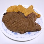 米乃家 - 料理写真:『たい焼(あずき)』と『たい焼(ガトーショコ!( ^o^)ノラ)』~!