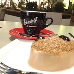bondolfi boncaffē - ズッパイングレーゼも試してみました。器が食べやすく工夫されてるな、と思った。