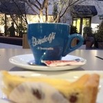 bondolfi boncaffē 代官山 - チーズケーキはしっとり目です。コクがあっていい味だった。エスプレッソも本場仕込みな感じで自分好み。