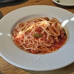 ミュゼウメキタ ワインバー&グリル - サルシッチャのトマトソースパスタ