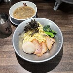 背脂中華そばと餃子 福鳳 - 