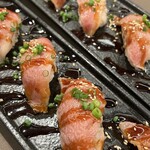 焼肉ばんり - 料理写真:人気ナンバーワン　肉寿司です。ご提供は少しお時間下さいませ。