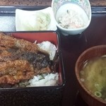 ニジマスの釣り堀 民宿鱒池 - 