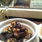 道産ワイン応援団winecafé veraison - 椎茸のアヒージョ ☆４