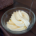 天竺 - ソフトアイスクリーム　フレンチバニラ　330円