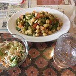 インド料理 パリワル - チャナサラダ(¥540)とセットサラダ