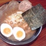 特製ラーメン：９１０円+大盛り：１００円（税込）【２０１５年１月撮影】