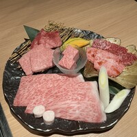 薩摩 牛の蔵 吉祥寺店 - 極上盛り　全部完璧に美味しかった！