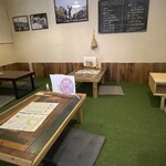 スープカレー syukur  - 店内の様子、小上がり席
