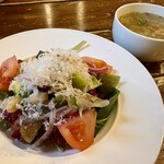 MEAT YOU - ふわふわチーズがのった 新鮮サラダ