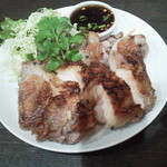 タイ料理セーンタイ - 鶏モモ焼（ガイ・ヤーン）