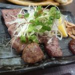 一献 - 牛タンあぶり焼き