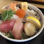 マルトモ水産 鮮魚市場 - 