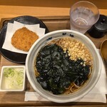 そばいち二八 - 料理写真:三陸産わかめそば、さといもコロッケ