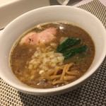 らぁめんや やしげる - 焦がし煮干しラーメン