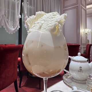 LE SALON DE NINA'S_1