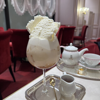 LE SALON DE NINA'S_0