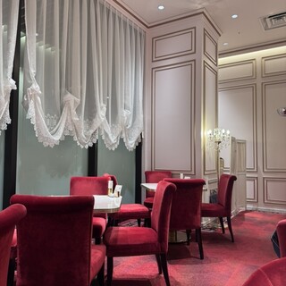 LE SALON DE NINA'S_2