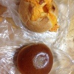 ブレッドハウス - 窯出しチーズフランス 190円、つぶあんぱん 130円