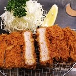 Tonkatsu Maisen - 黒豚ロースかつ定食395バーツ、さっくり感が足らないなと思いましたがどうでしょうか。
