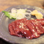 宮川橋もつ肉店 - 皿焼きレバー