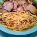なぎちゃんラーメン - 麺の太さ質感