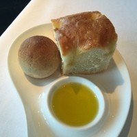 リストランテ･ヒロ チェントロ 丸ビル店 - パン