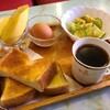 みき - モーニングセット(税込600円)
①トースト②ミニサラダ(萵苣&胡瓜&針人参)③茹で卵④林檎&甘蕉〖バナナ〗
お飲み物《セットドリンク》①HOT珈琲
普通のモーニングですがフルーツ2種があるのが嬉しい