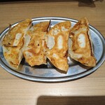 酒場伸輔 山形站前大通店 - 伸輔餃子319円