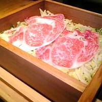 銀座しゃぶ通 マロニエゲート店 - お肉も立派な蒸ししゃぶしゃぶ