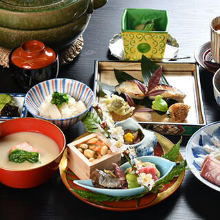 自然孕育的山海珍品，展现季节风味的日本料理