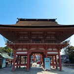 まるあ青果 - この道を東に真っ直ぐ歩いていくと右側に『まるあ青果』さんがあります。徒歩すぐです。