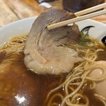 松戸中華そば 富田食堂 - バラチャーシューリフト。