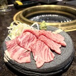 焼肉 徳川苑 - 霜降り和牛の刺身