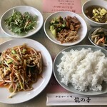 龍の子 - 雙色蘿蔔糸定食　¥900  漢字の勉強になります