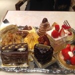 サロン・ド・モンシェール  ミッドランドスクエア店 - ケーキセットのサンプルケーキ