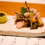 雫 - ２品目、桜や季節のお花も添えて・・・。