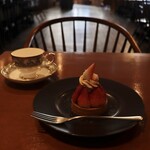 from afar - 季節のタルト(いちご)とホットミルクティー