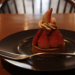 from afar - 季節のタルト(いちご)