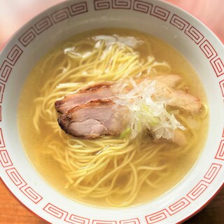 こだわり卵を使った出汁巻たまご！人気の鶏そばは〆におすすめ◎