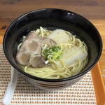 さがり花 - 八重山そば 500円