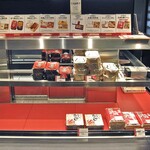 廣島驛辨當 - 駅弁の並ぶショーケース