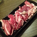 北海道ジンギスカン 羊肉専門店 七桃星 - ジンギスカン(玉ねぎ・長ネギ付・980円)