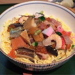 彩りが煌びやかで美しい♪