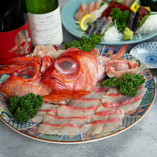 四季に合わせたおすすめ料理のご案内。金目鯛と季節の日本酒。