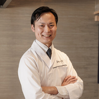 京都ミシュラン星付き店で修行を重ねたシェフ。食材選びから徹底