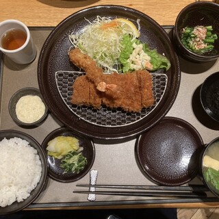 トンカツ・トンしゃぶ ケンボロー - 料理写真:ケンボローランチ　ロースカツ&えびフライ1,600円