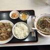 普天河 - 豚もつ炒め(辛味)、半ラーメン