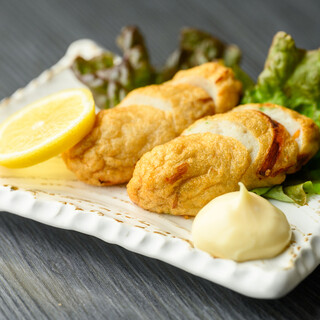 当店のオススメは「白エビ唐揚げ」と「すりみ揚げ」